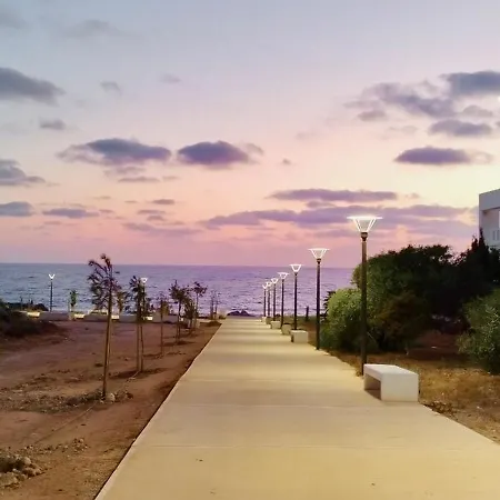 House In Tomb Of The Kings Feriehus