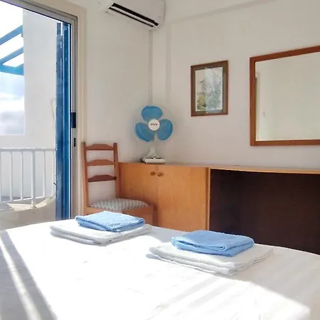 House In Tomb Of The Kings Feriehus